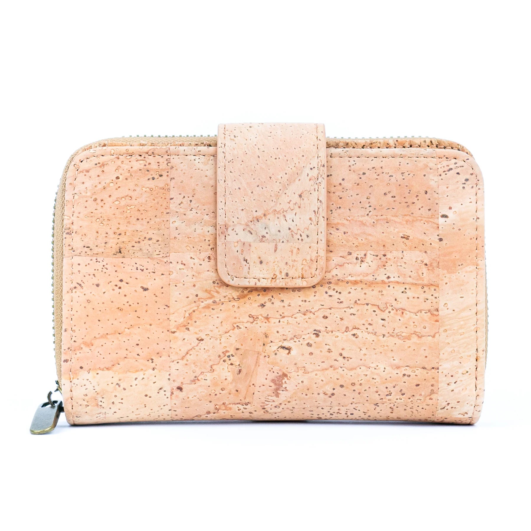 stylish and functional medium-sized women’s cork wallet—a perfect blend of durability, sustainability, and modern design