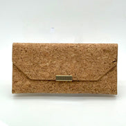 A slim, lightweight RFID three-fold cork wallet that keeps your essentials organized. Soft in the hand, durable in daily use, and naturally water-resistant.