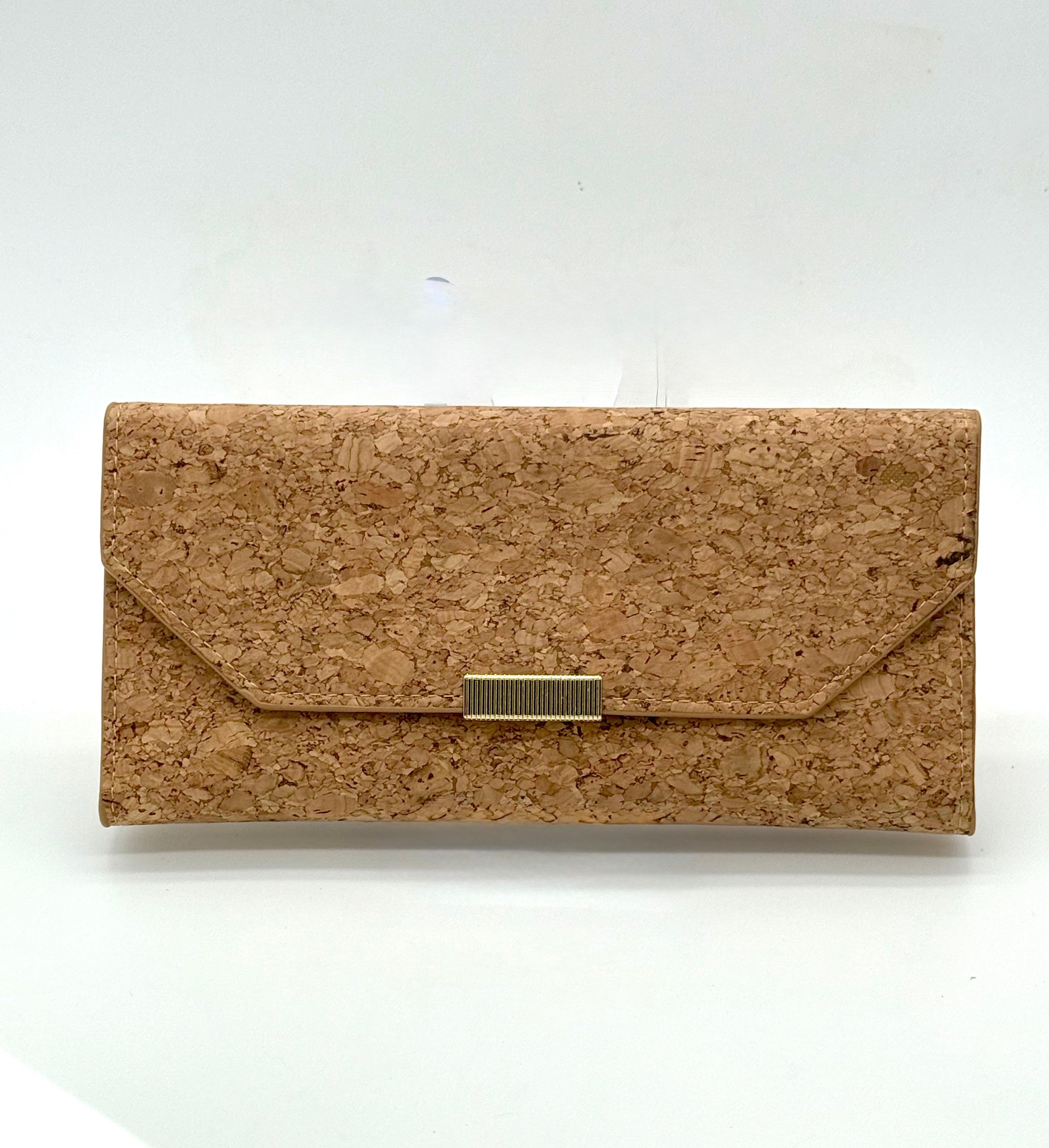 A slim, lightweight RFID three-fold cork wallet that keeps your essentials organized. Soft in the hand, durable in daily use, and naturally water-resistant.