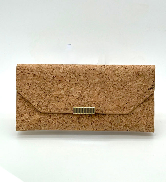 A slim, lightweight RFID three-fold cork wallet that keeps your essentials organized. Soft in the hand, durable in daily use, and naturally water-resistant.